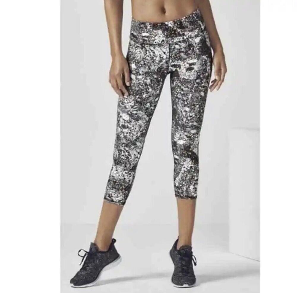 Fabletics X-Small Salar Capris Leggings Gilded Granite Activewear Inner Pocket